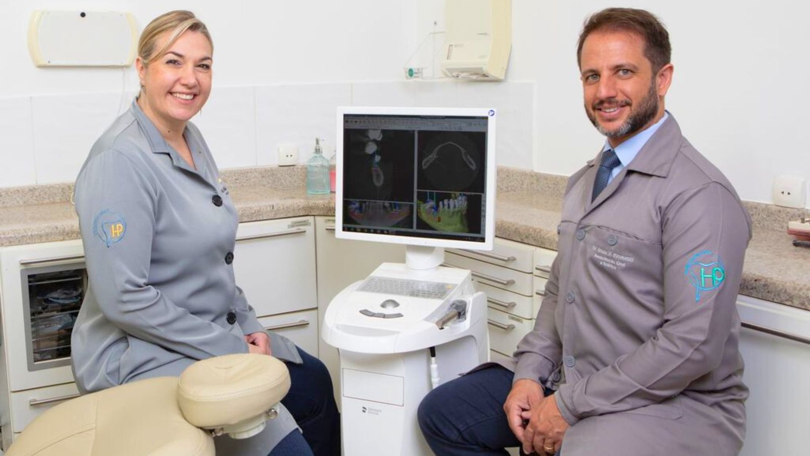 Início Planejamento de implante dentário realizado pelo Dr. Bruno Paraventi na Mooca